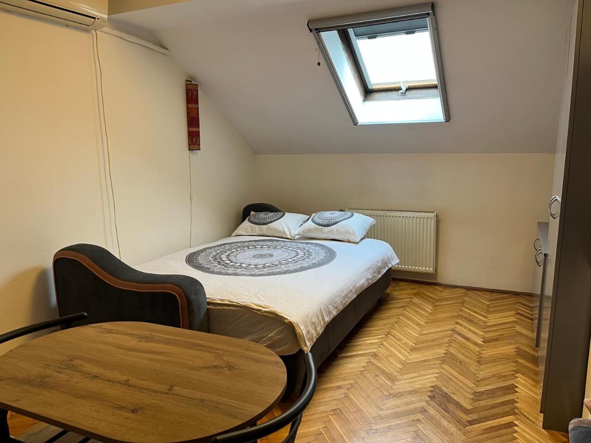 Studio In The Centre Of Novi Sad Apartment Exterior photo